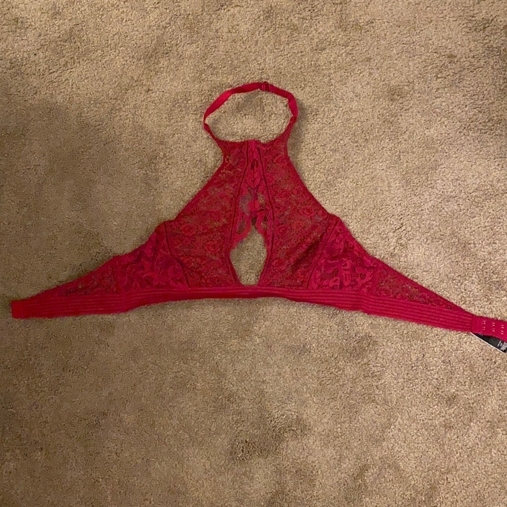 New Victoria secret bra Lacey red size L
